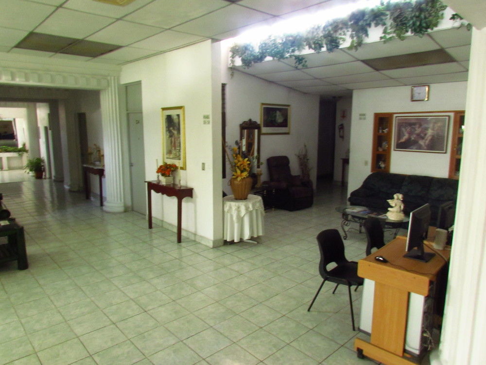 Hotel Grecia Real San Salvador Buitenkant foto