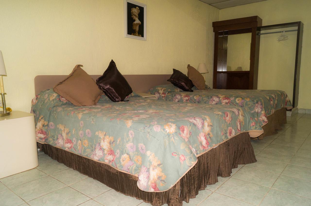 Hotel Grecia Real San Salvador Buitenkant foto