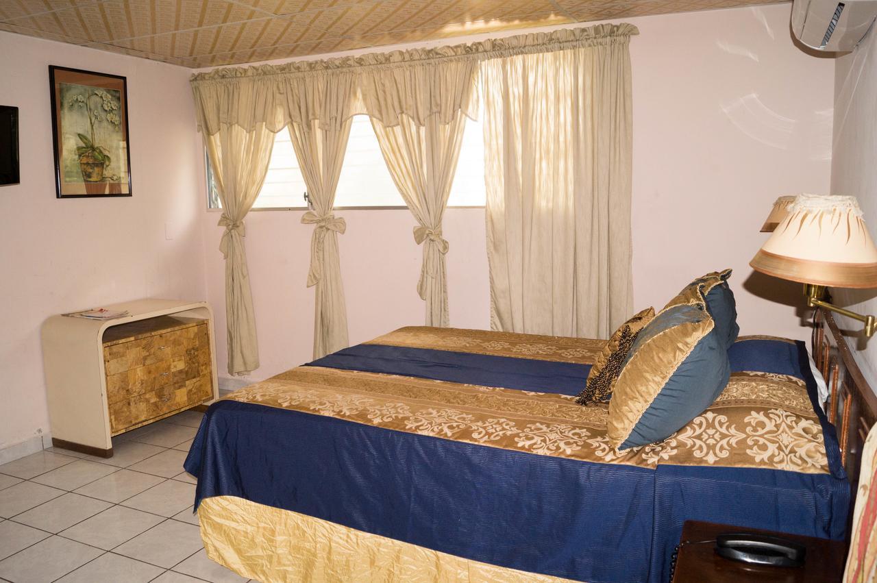 Hotel Grecia Real San Salvador Buitenkant foto