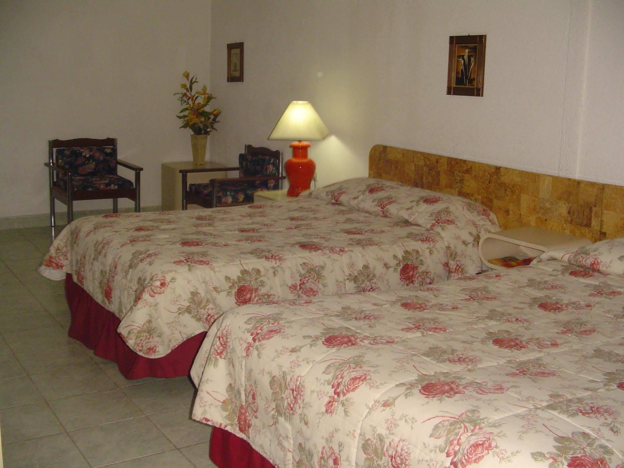 Hotel Grecia Real San Salvador Buitenkant foto