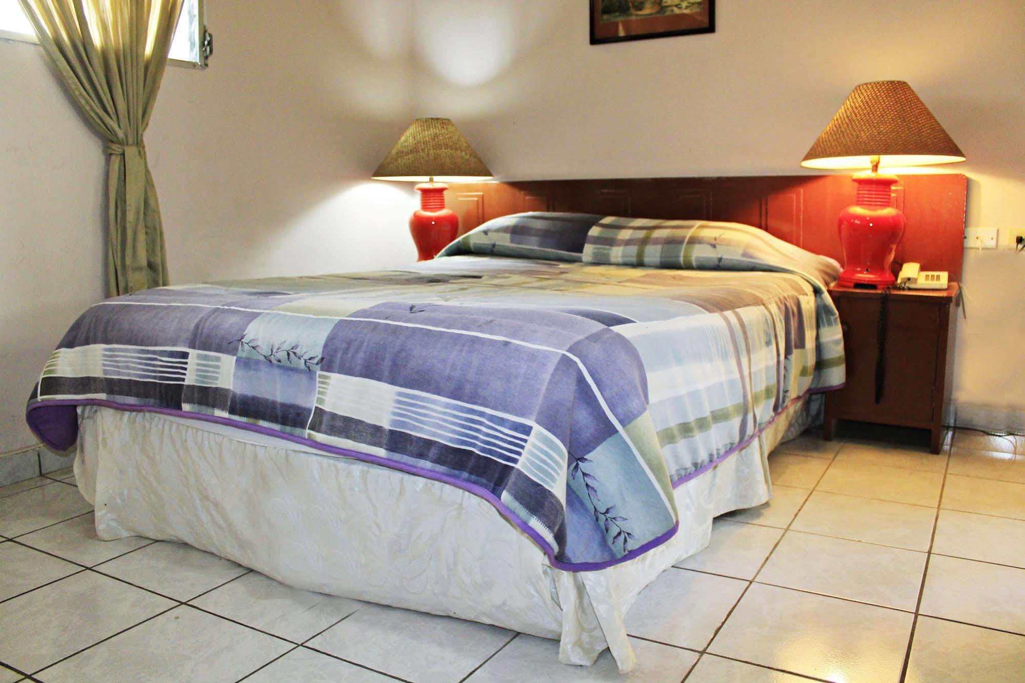 Hotel Grecia Real San Salvador Buitenkant foto