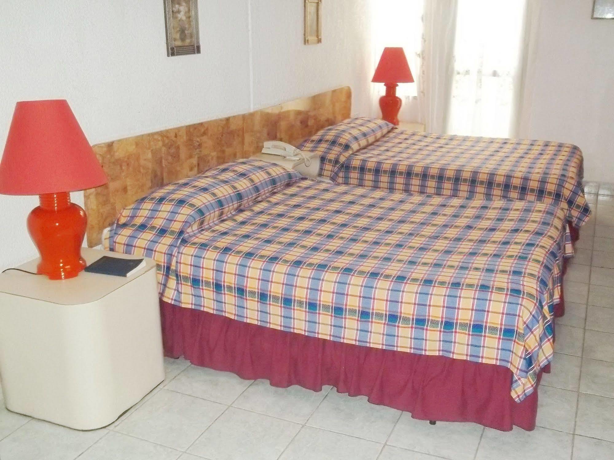 Hotel Grecia Real San Salvador Buitenkant foto