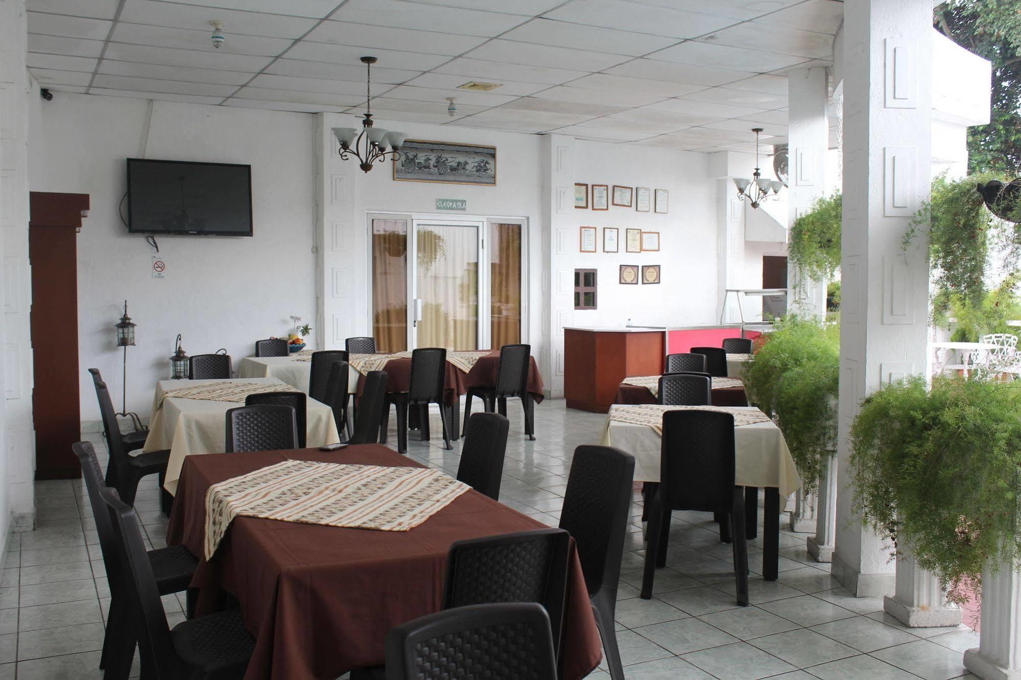 Hotel Grecia Real San Salvador Buitenkant foto
