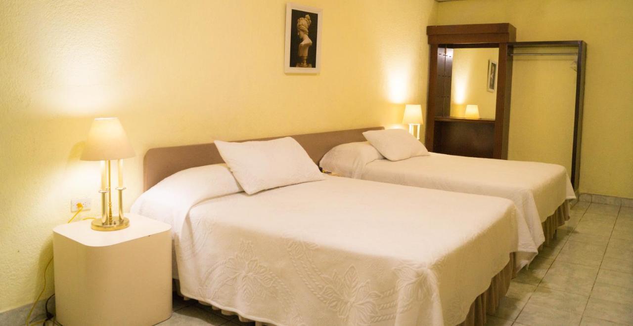 Hotel Grecia Real San Salvador Buitenkant foto