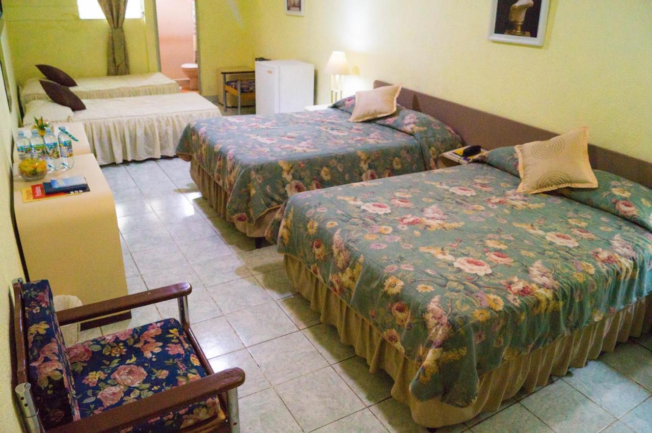 Hotel Grecia Real San Salvador Buitenkant foto