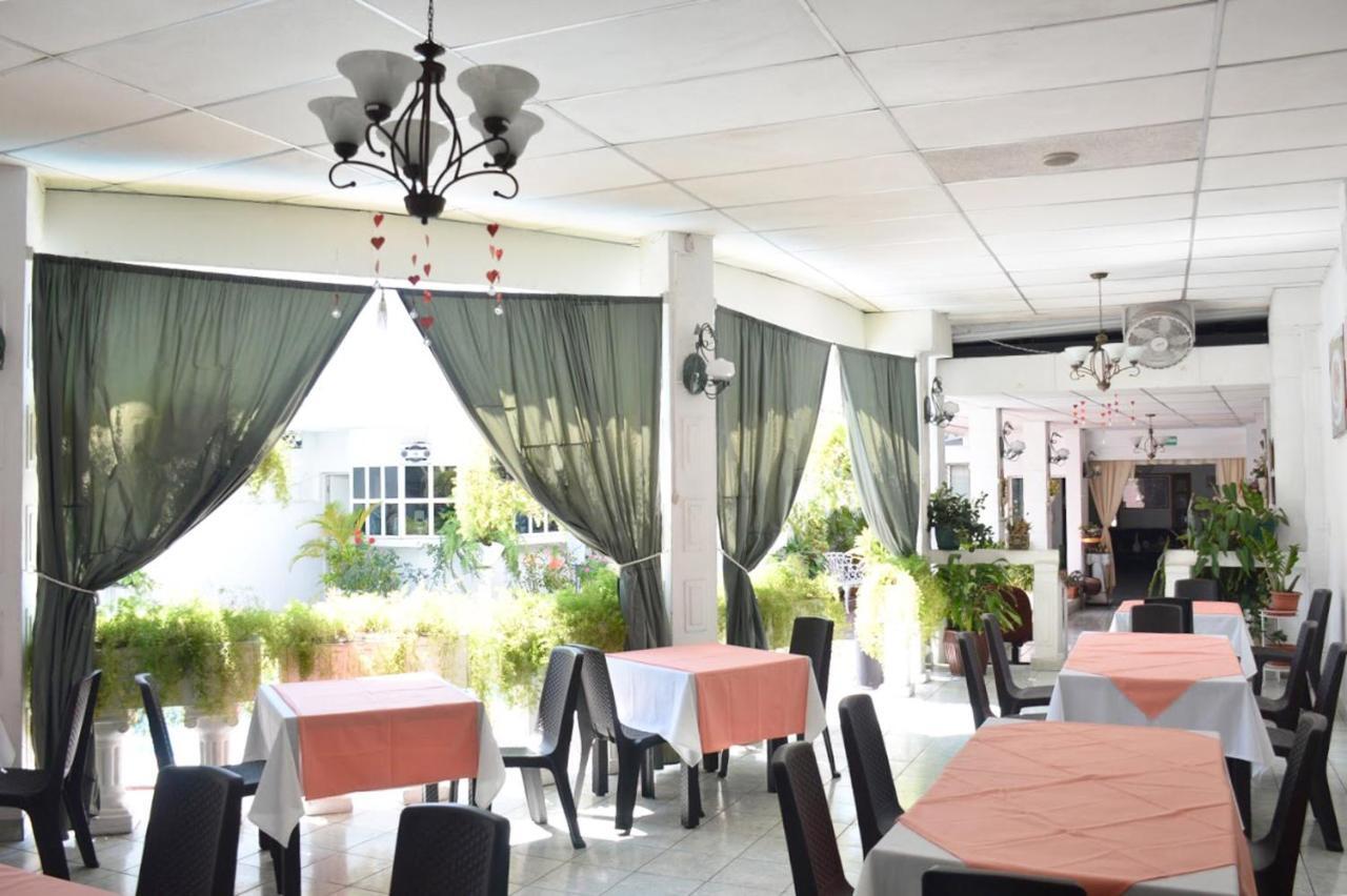 Hotel Grecia Real San Salvador Buitenkant foto