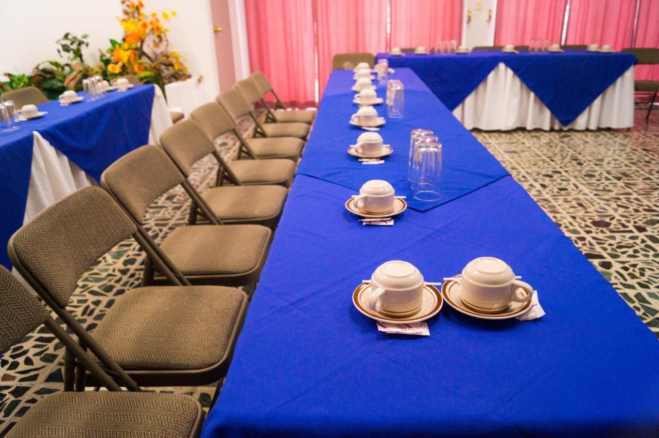 Hotel Grecia Real San Salvador Buitenkant foto